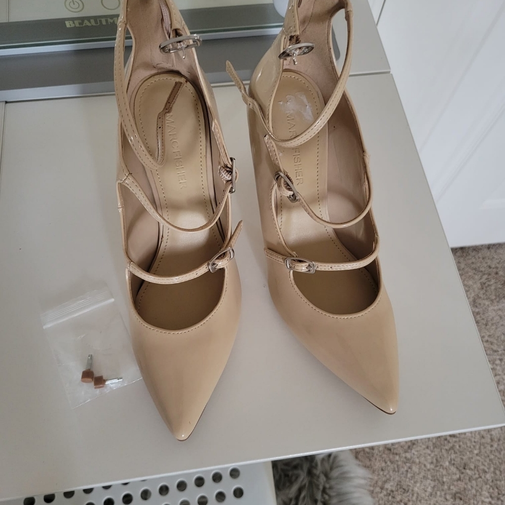Heels - Picture 3 of 4